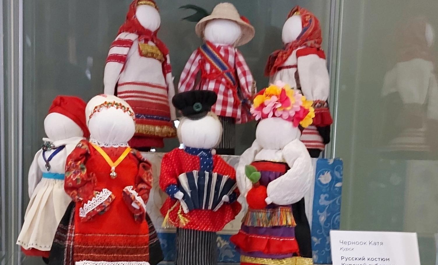 Кукольная композиция курской мастерицы участвует в выставке в Москве
