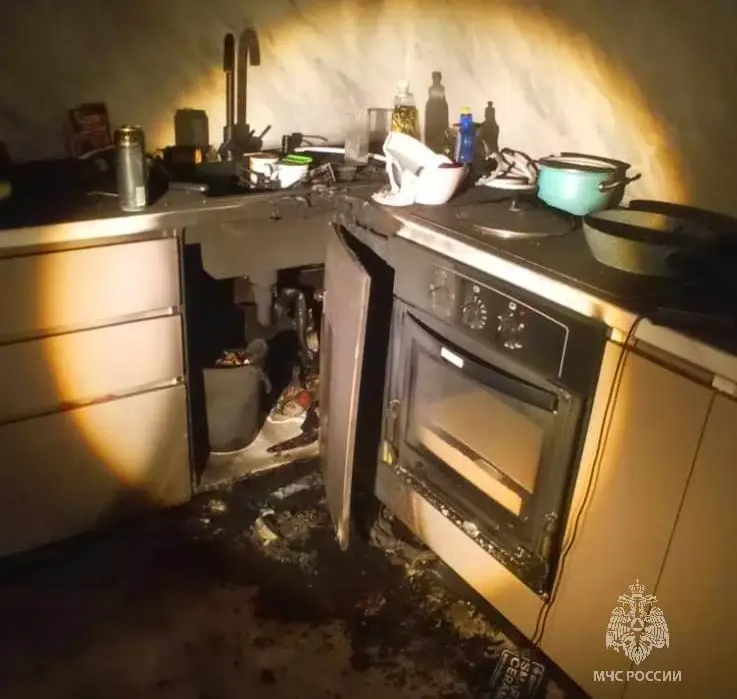 На проспекте Дериглазова в Курске из-за пылесоса начались пожар и потоп