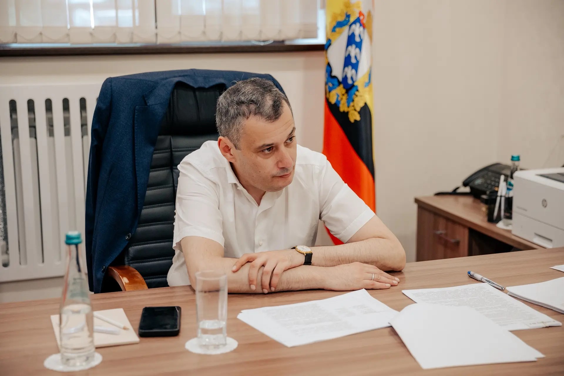 Двенадцать курян встретились с главой региона для решения проблем города