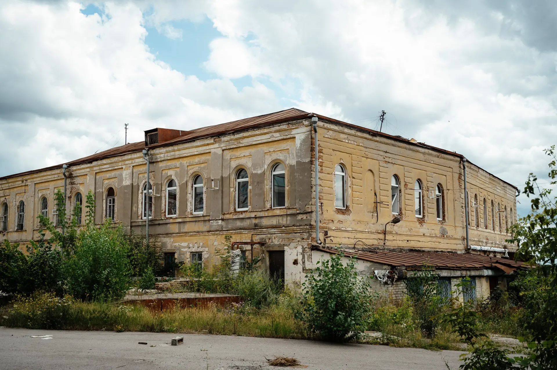 Братский корпус Знаменского монастыря в Курске ждёт реставрация