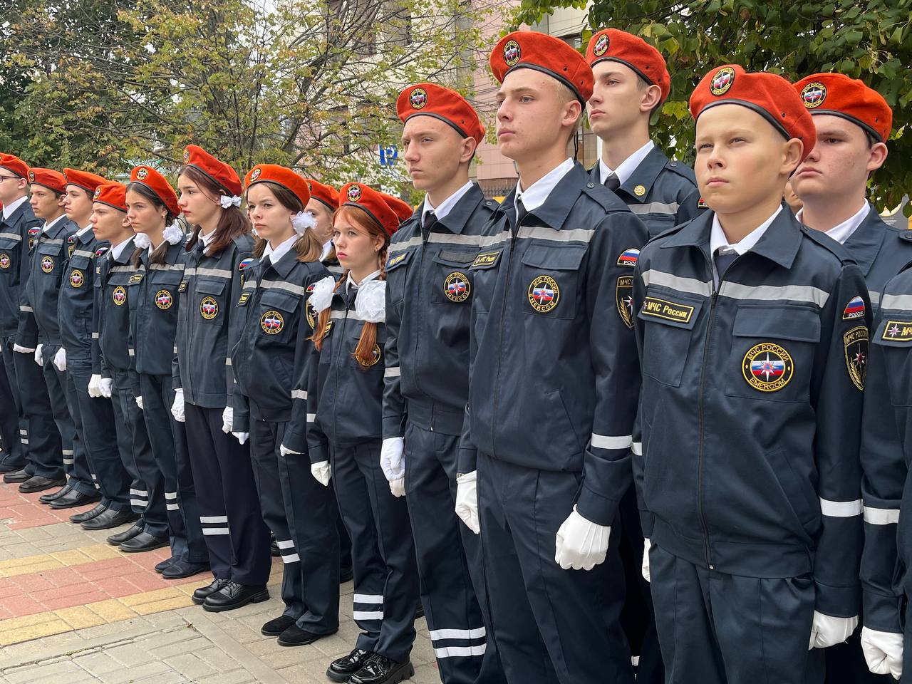 Курских школьников посвятили в кадеты-пожарные-спасатели МЧС России