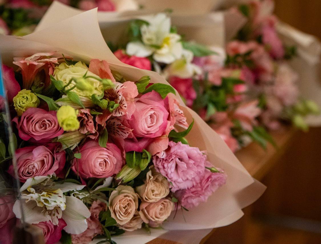 Курских мам поздравил с праздником мэр Евгений Маслов