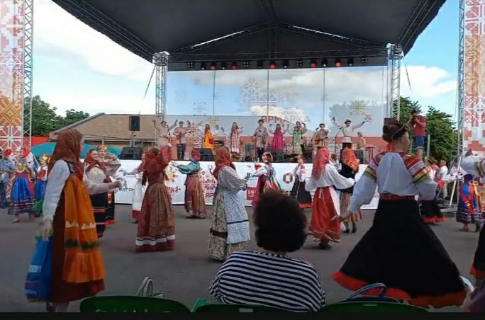 На Курской Коренской ярмарке прошел фолк-фестиваль «Тимоня приглашает друзей»
