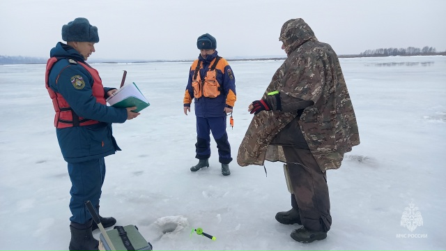 С начала 2026 года водные спасатели провели более 10 рейдов по курским водоемам