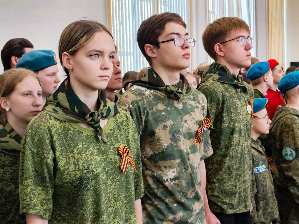 Курские ветераны провели урок мужества для гимназистов