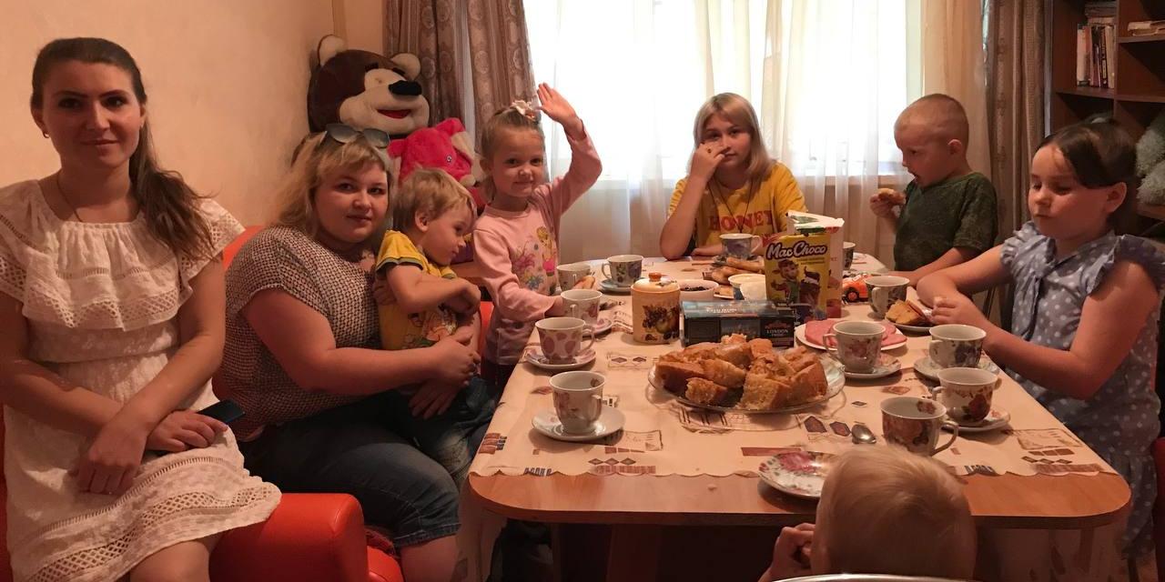 В Курске в «Социальной гостиной» отметили День семьи, любви и верности