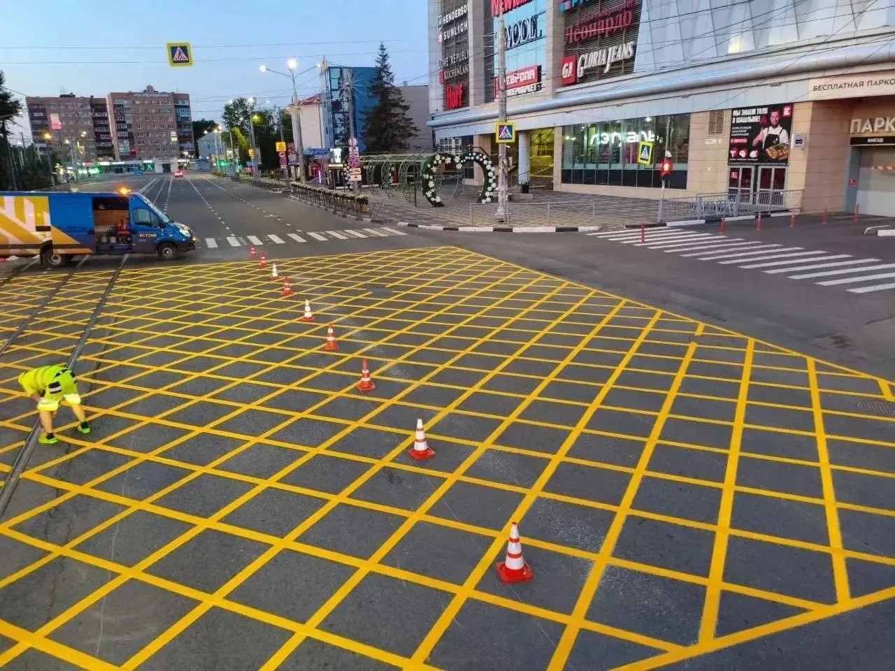 В Курске нанесли дорожную разметку на 12 улицах и одном переулке
