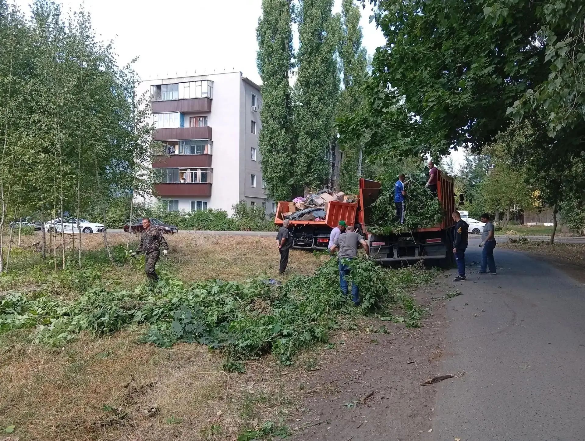 Во время субботника в Курске собрали и вывезли больше 60 кубометров отходов 