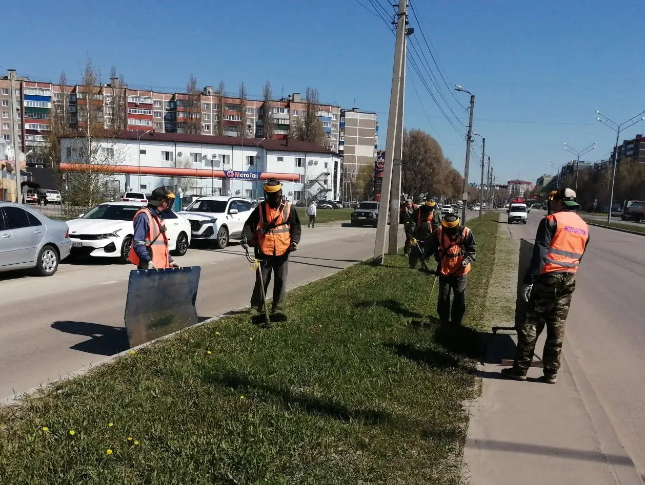 В Курске наводят порядок на улицах 73 человека и 69 машин