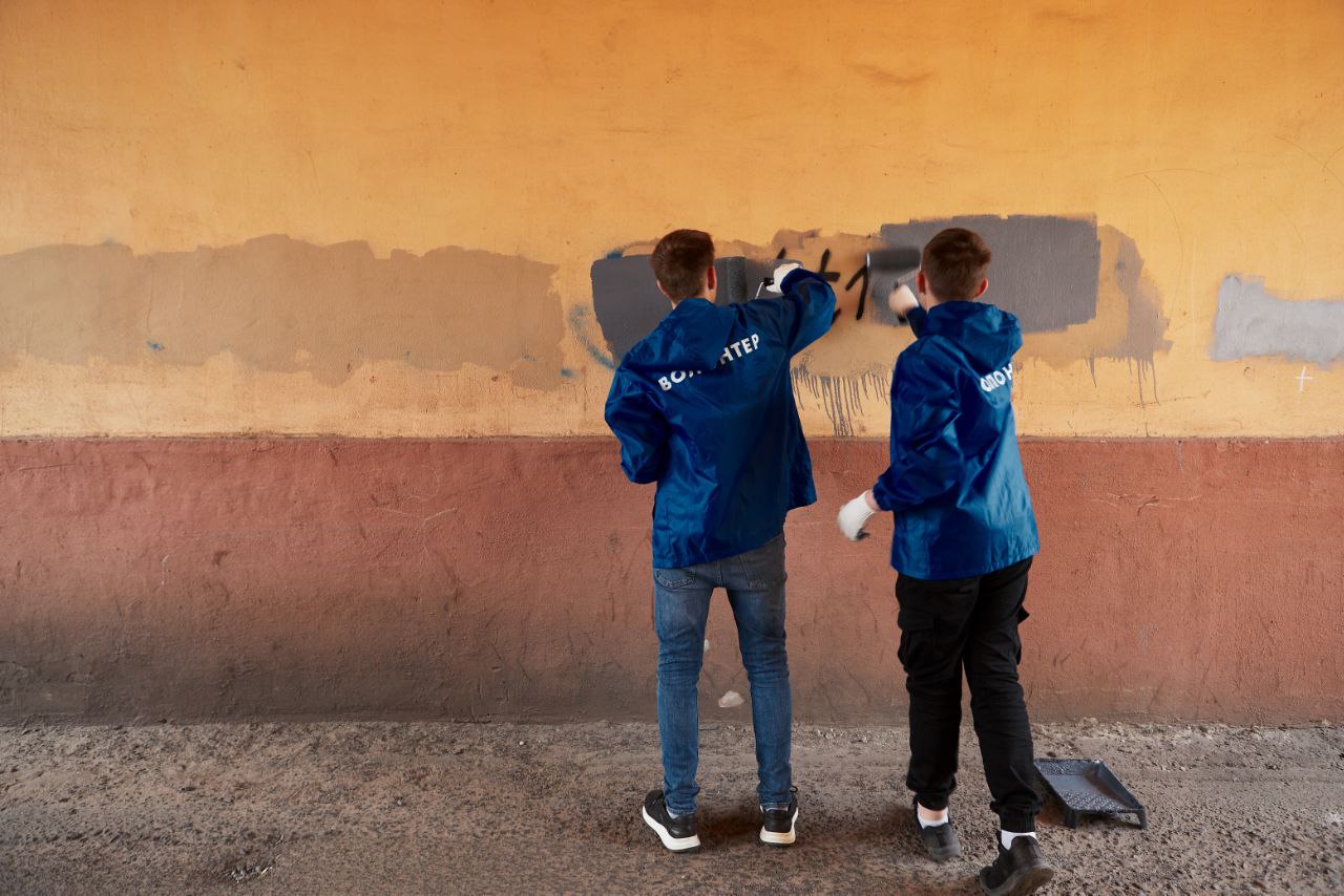 В Курске на пяти улицах закрасили 45 надписей с наркорекламой