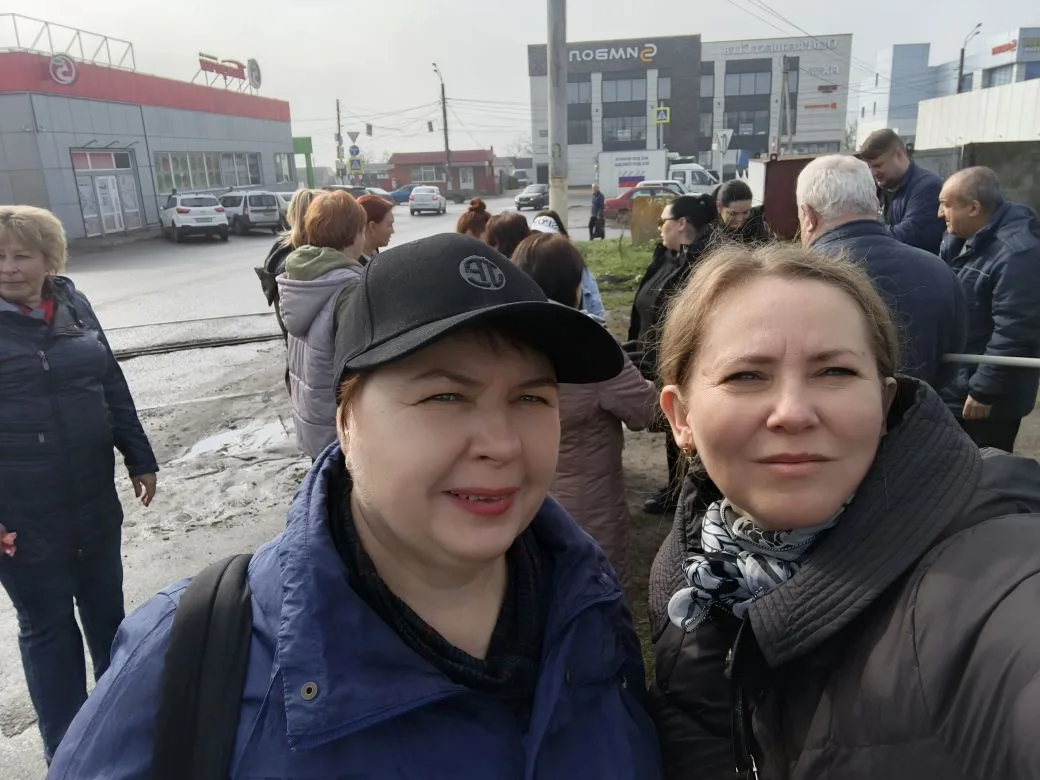 В Курске сотрудники администрации вышли на уборку города