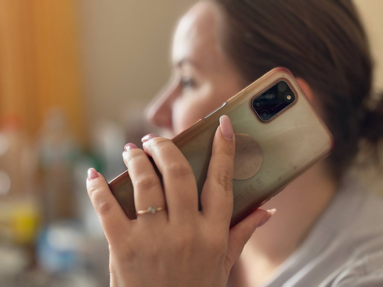 Полицейские помогли курянке не попасться на удочку телефонных мошенников