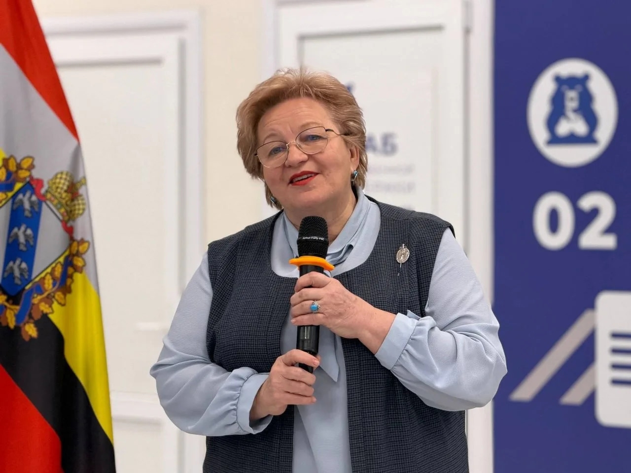 Надежда Пономарева поздравила курян с Первомаем
