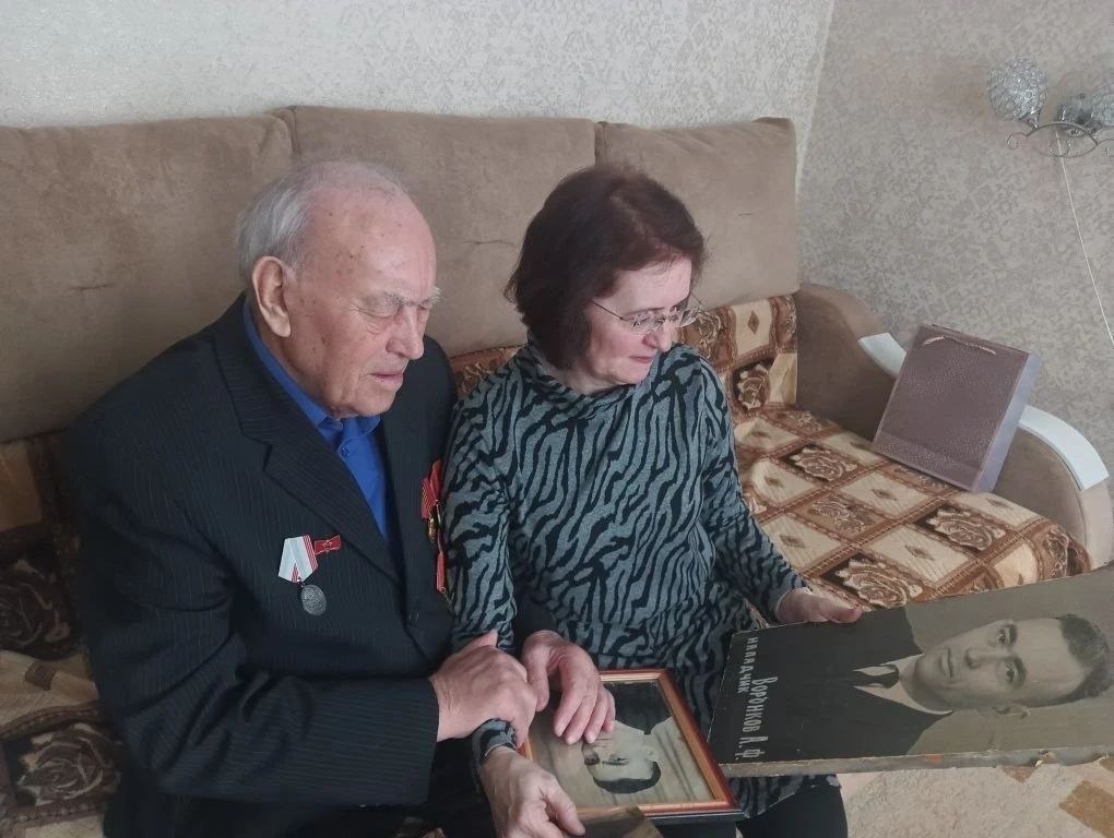 Курские волонтёры поздравили с днём рождения 96-летнего труженика тыла