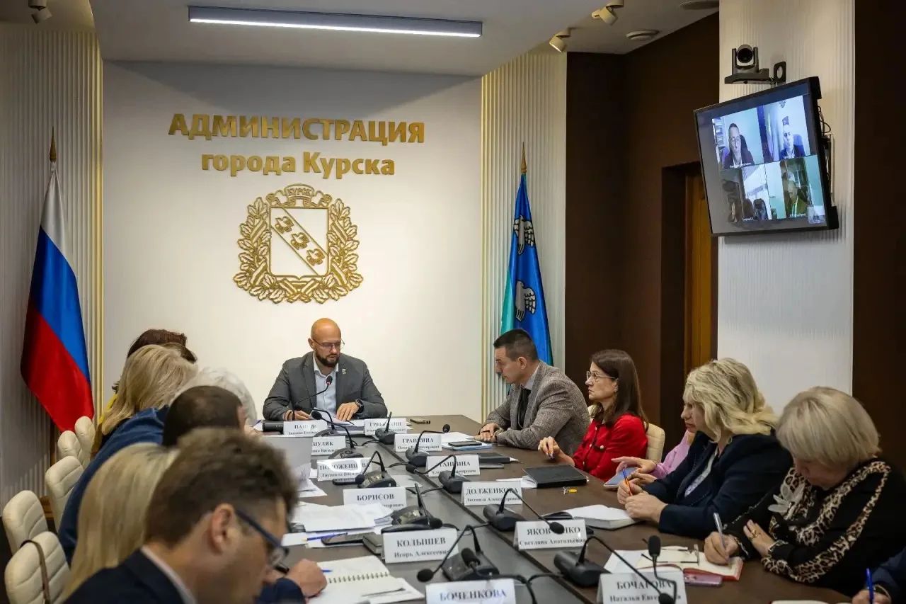 Глава Курска Евгений Маслов обсудил ключевые вопросы на еженедельной планëрке 