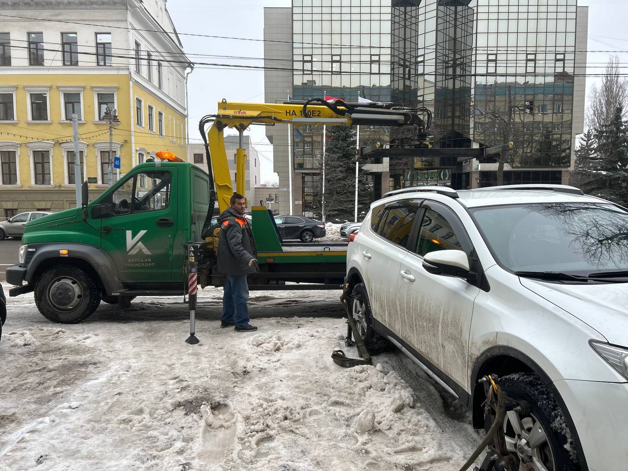 Глава Курска Евгений Маслов вместе с сотрудниками ГАИ провел профилактический рейд в центре города 