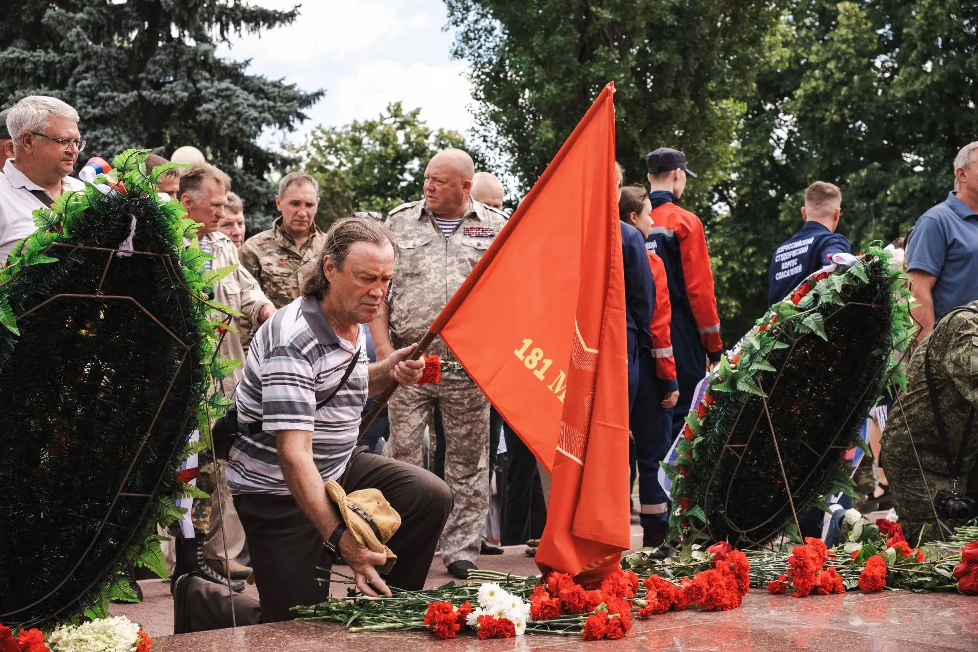 Куряне почтили память ветеранов боевых действий в Георгиевском сквере