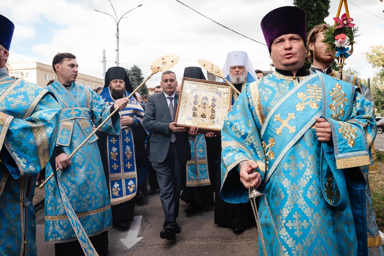 Александр Хинштейн поздравил горожан  с днём памяти Курской Коренной иконы Божией Матери