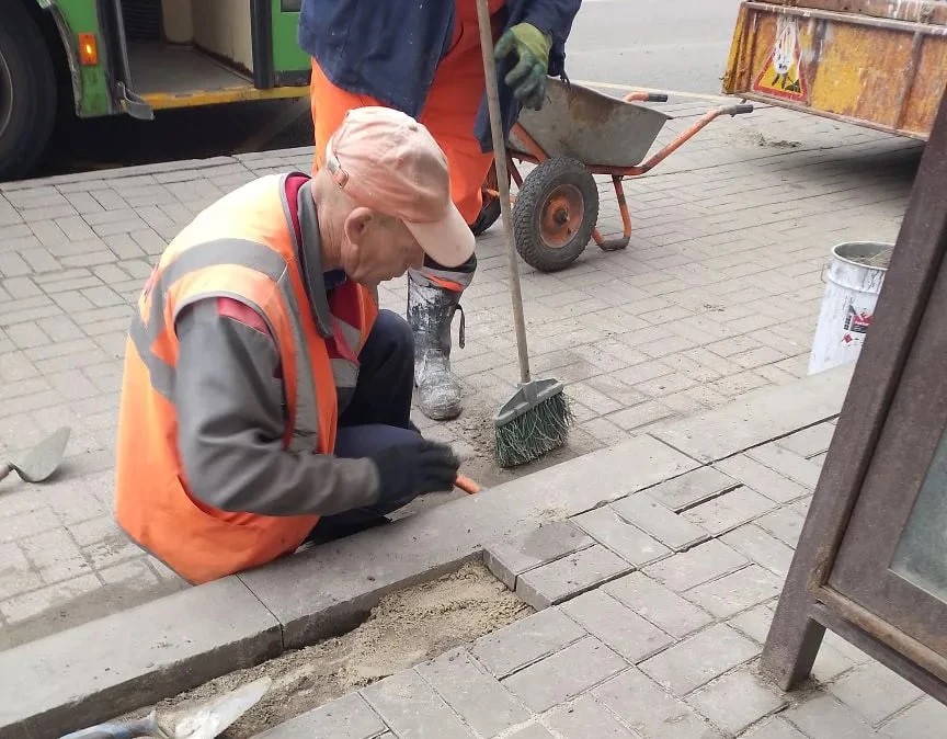 В уборке курских улиц задействованы 72 человека и 68 единиц техники