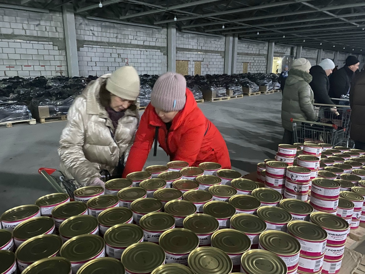 Работа на губернском складе в Курске продолжается