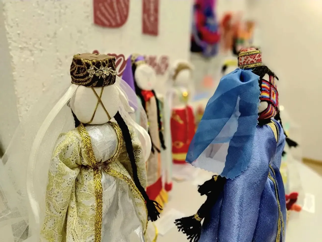 Куклы народов показали курянам