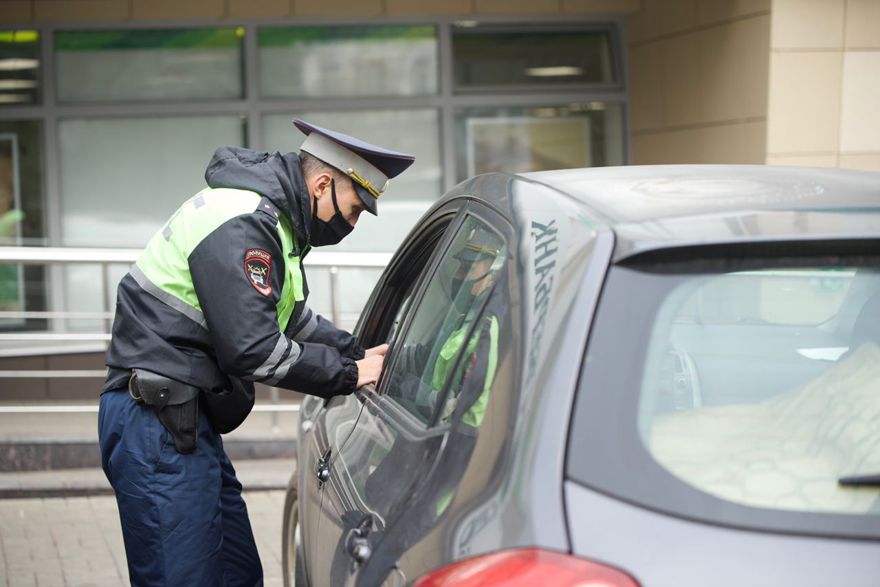 Курянам сообщили график работы ГИБДД в праздничные дни