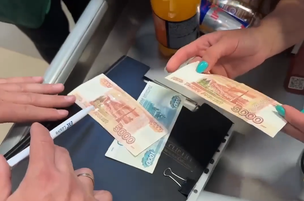 В Курской области полицейские проверили внимательность работников торговли