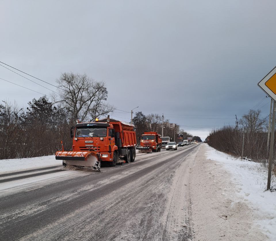Уборка снега на курских улицах продолжается