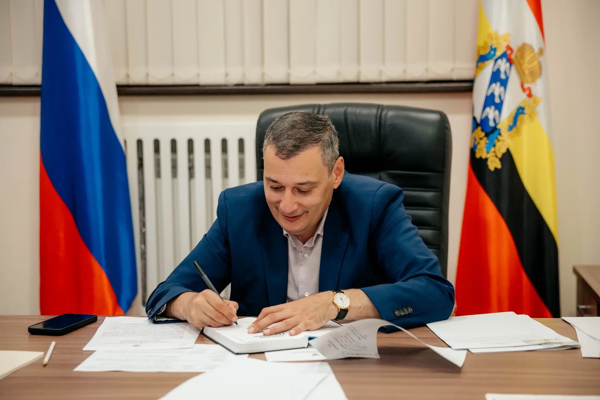 Губернатор решит проблемы более 10 курян