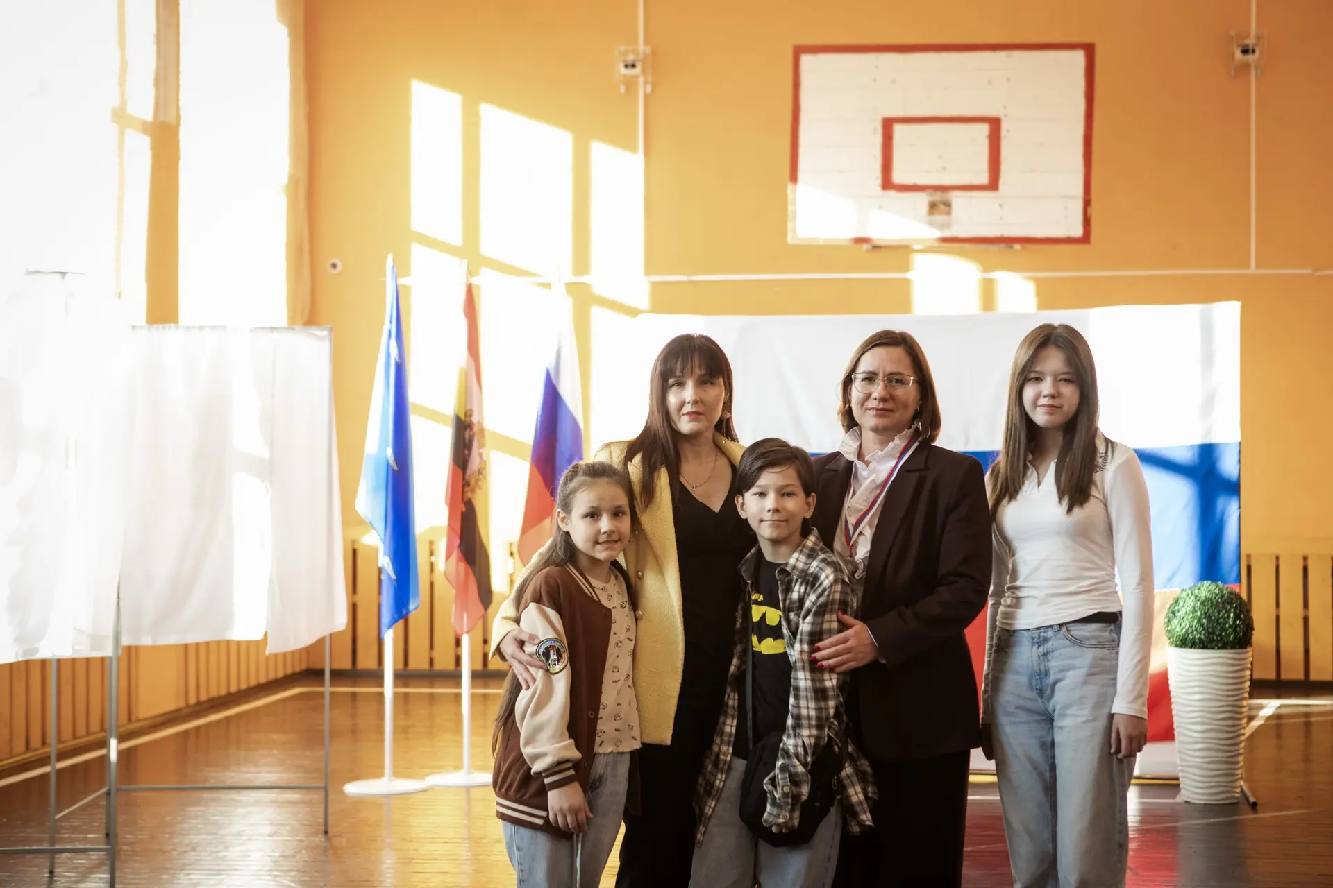 В Курске на избирательный участок пришла многодетная мама