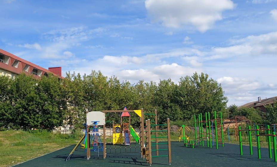 На территории Курской православной гимназии благоустроили по «Народному бюджету» детскую площадку