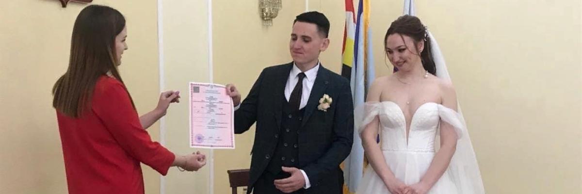 В Сеймском округе Курска на прошлой неделе 55 пар зарегистрировали брак