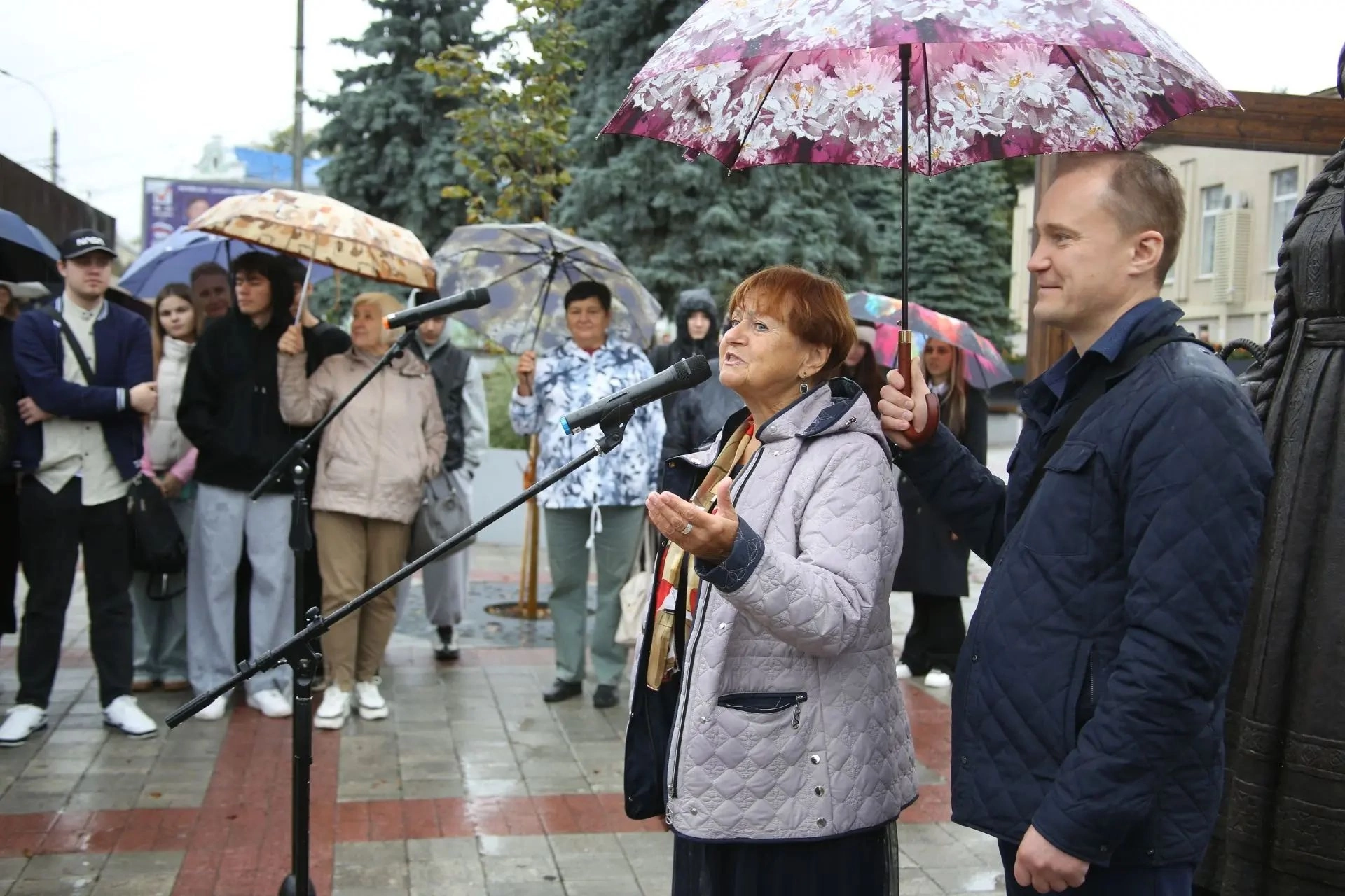 В Курске прошла литературно-патриотическая акция «Хвала Куряночке»