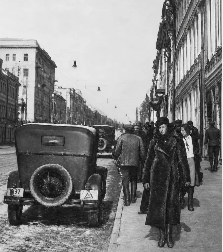 Курянам предложили угадать места в городе по фотографиям 1936-1940 года