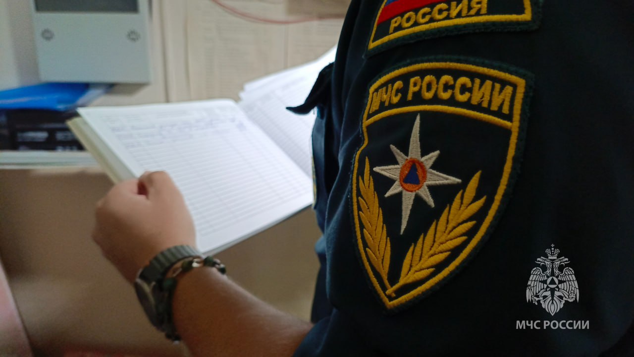 Спасатели проверили противопожарную безопасность в Курском доме соцобслуживания