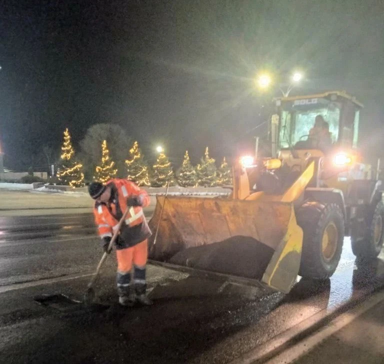 В Курске на пяти улицах устранят выбоины на дорогах