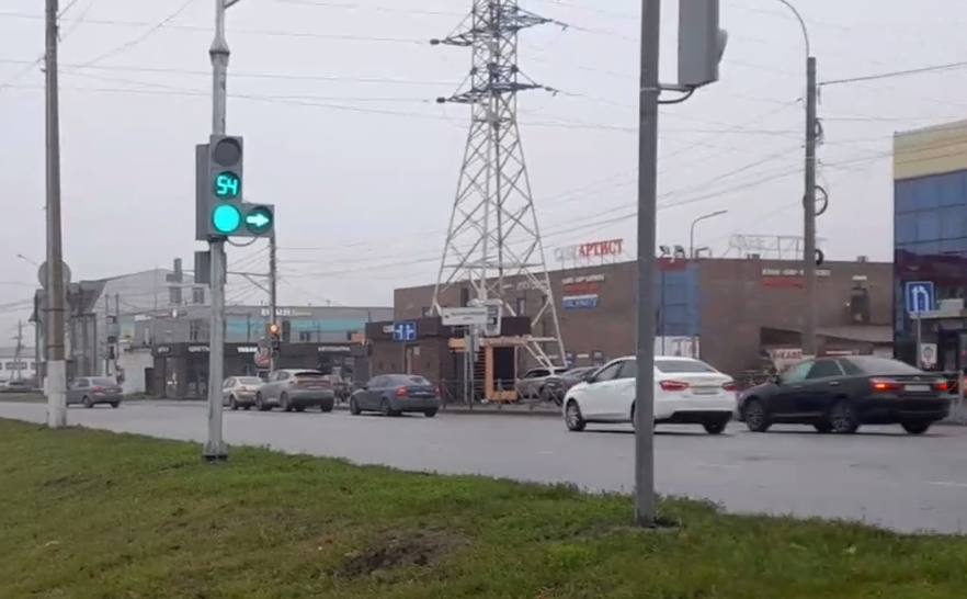 «Умные светофоры» появились на проспекте Дериглазова в Курске