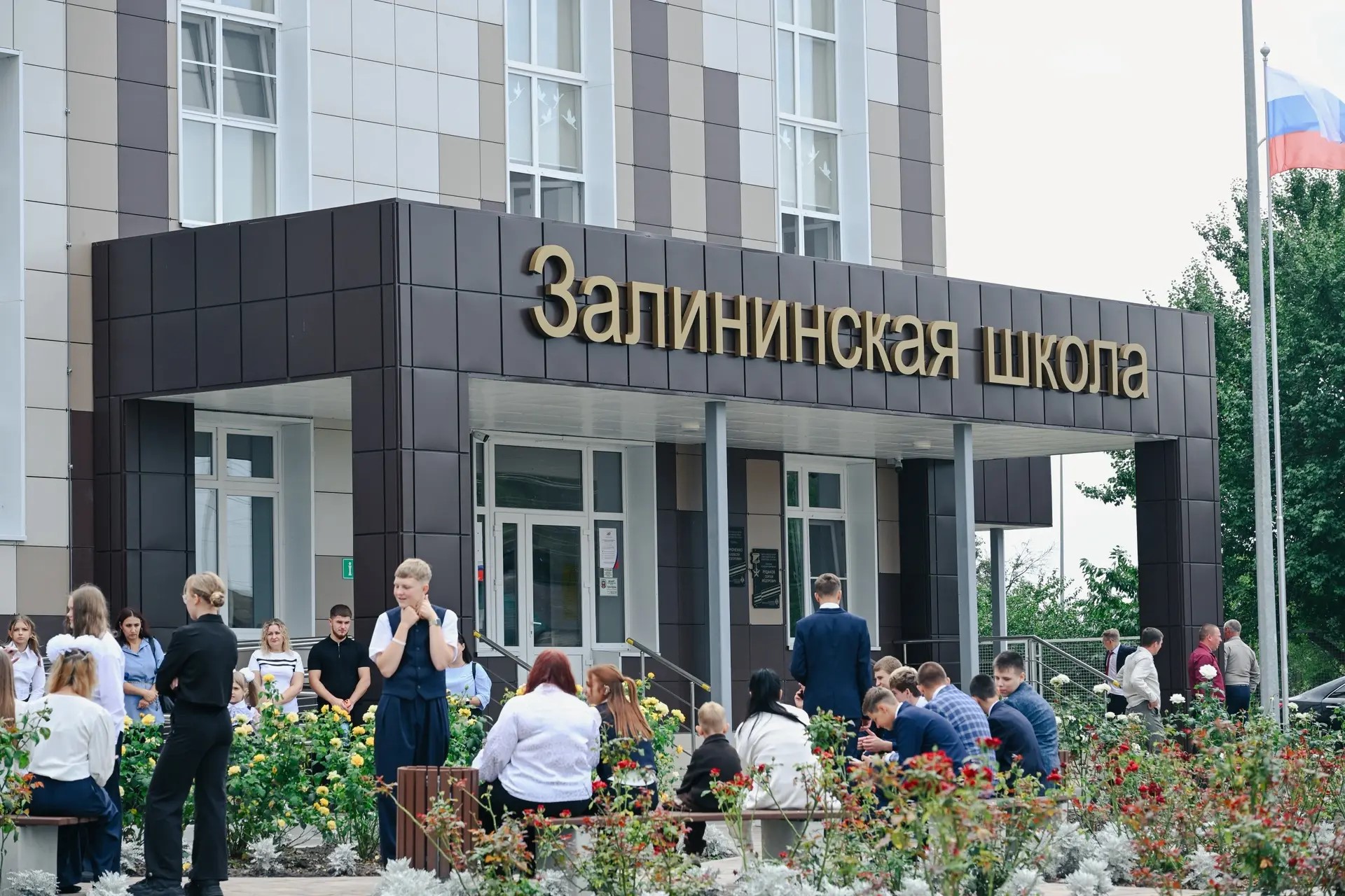 Губернатор Курской области проверил капремонт в Залининской школе