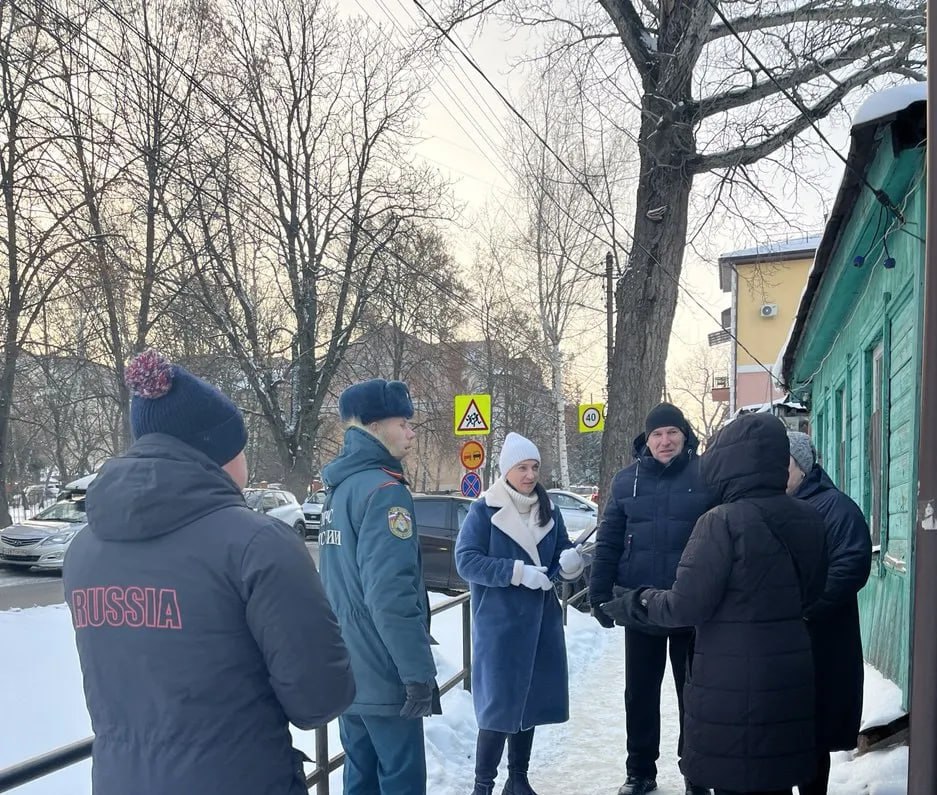 В Курске на улице Мирной прошла встреча с жителями по вопросам безопасности