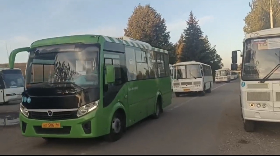 Работники Минтранса Курской области перевезли более тысячи человек после вчерашнего ЧП в Орловской области