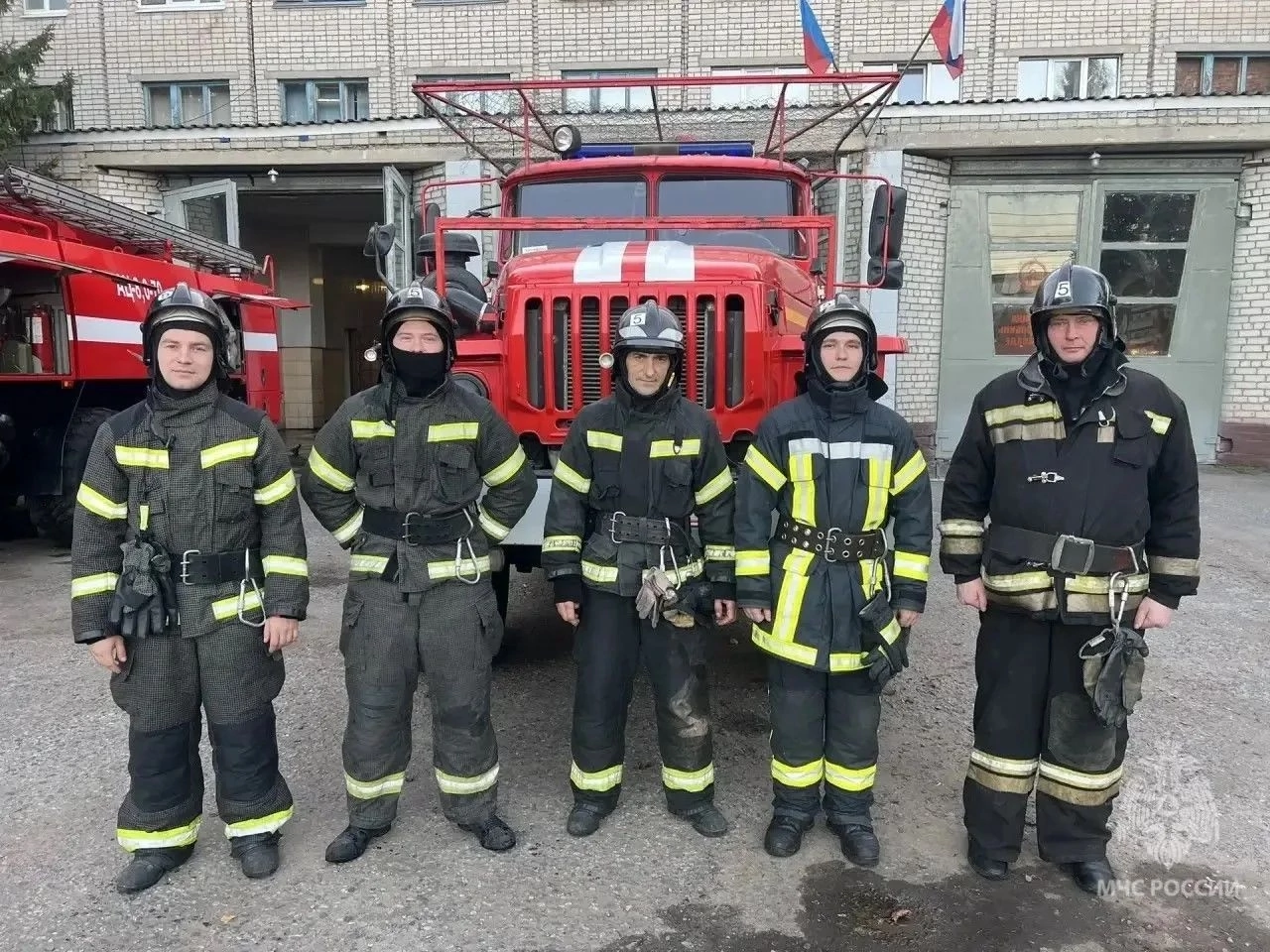 Курские пожарные спасли и эвакуировали больше 30 человек