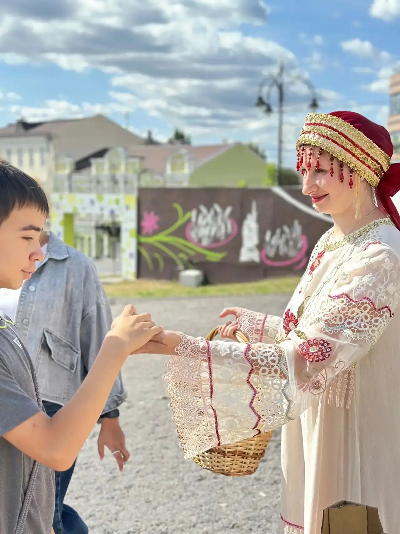 Куряне отмечают Яблочный Спас на Полугоре