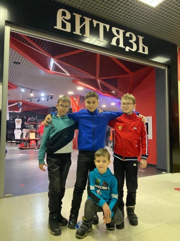 Ученики Курской школы юного хоккеиста побывали на матче КХЛ  «Витязь» - «Северсталь»