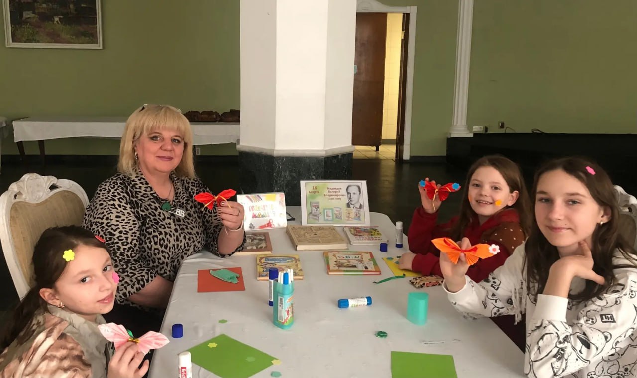 В Курске для детей из ПВР провели занятие по книгам Валерия Медведева