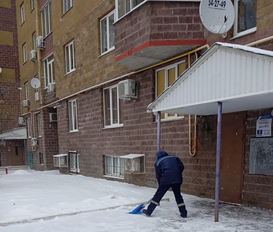 В Курске на прошлой неделе очистили от снега более 650 придомовых территорий