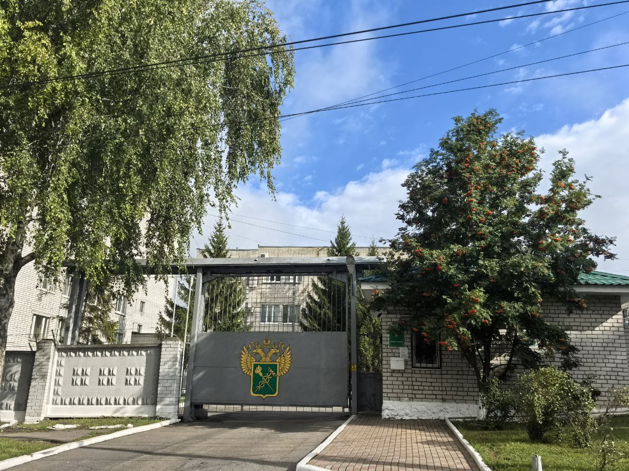 Курянам напомнили о регистрации ранее оформленных на территориях новых субъектов транспортных средств