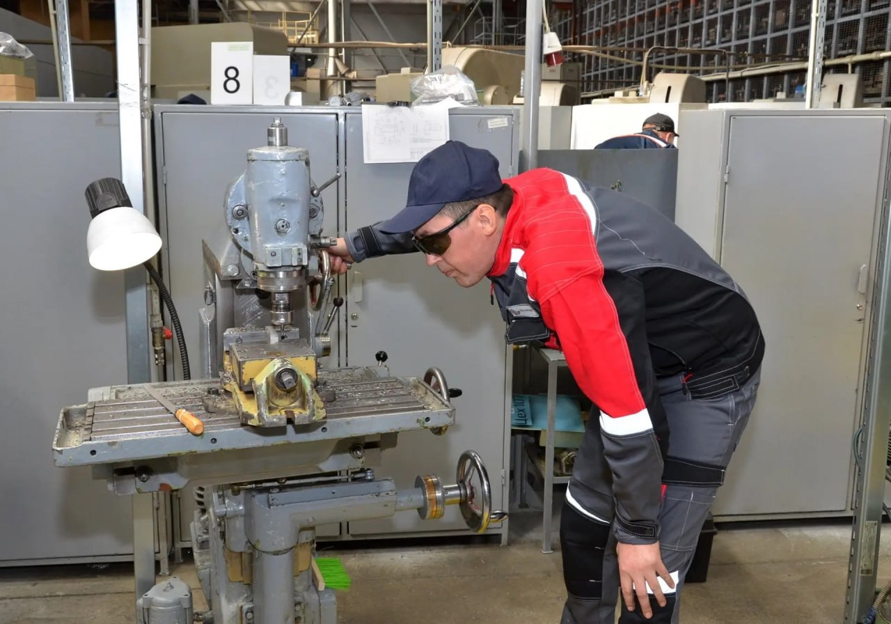 В Курске прошел  23-й региональный конкурс по профессиям токарь и фрезеровщик