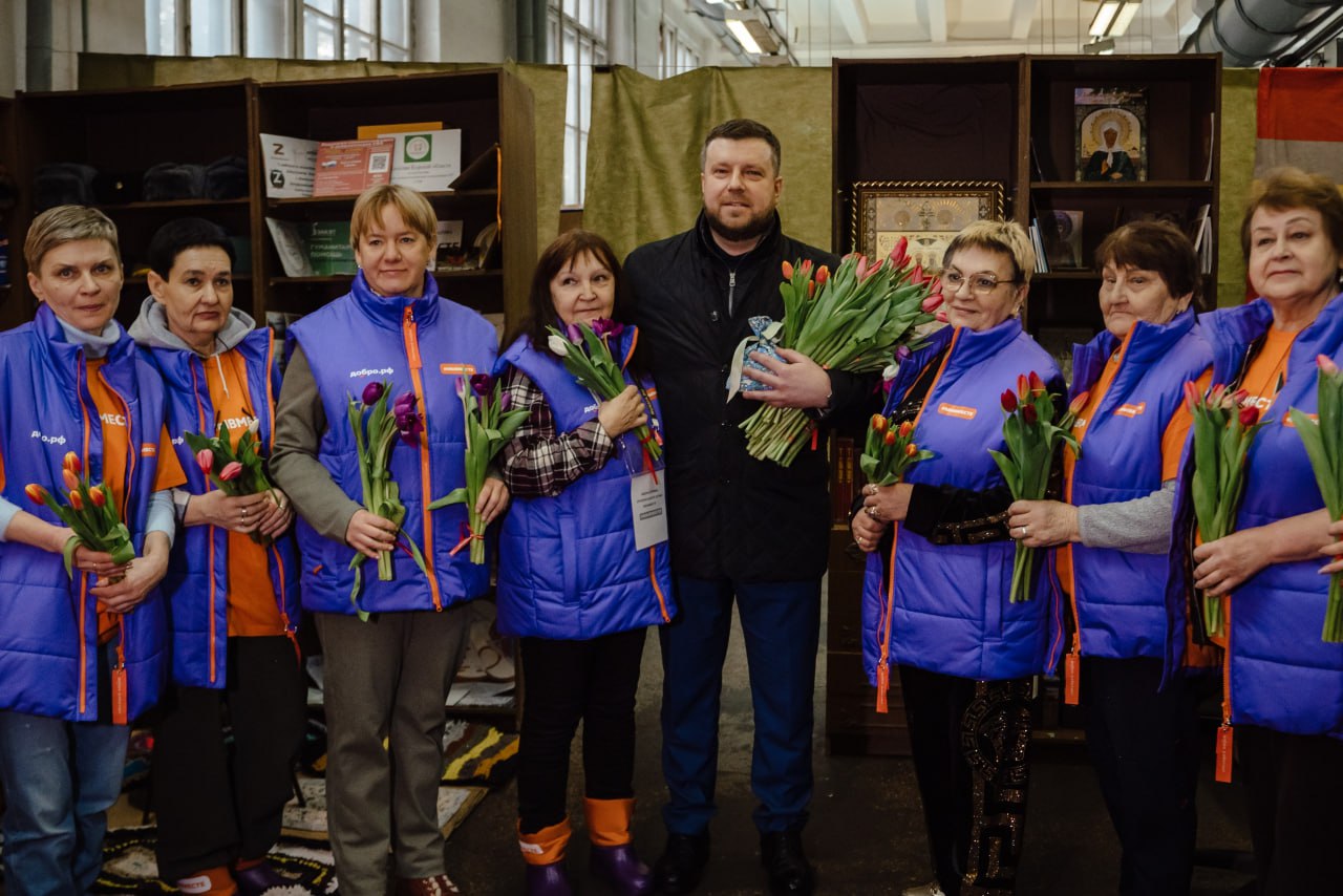 Замгубернатора поздравил женщин-волонтёров штаба #МыВместе с 8 Марта