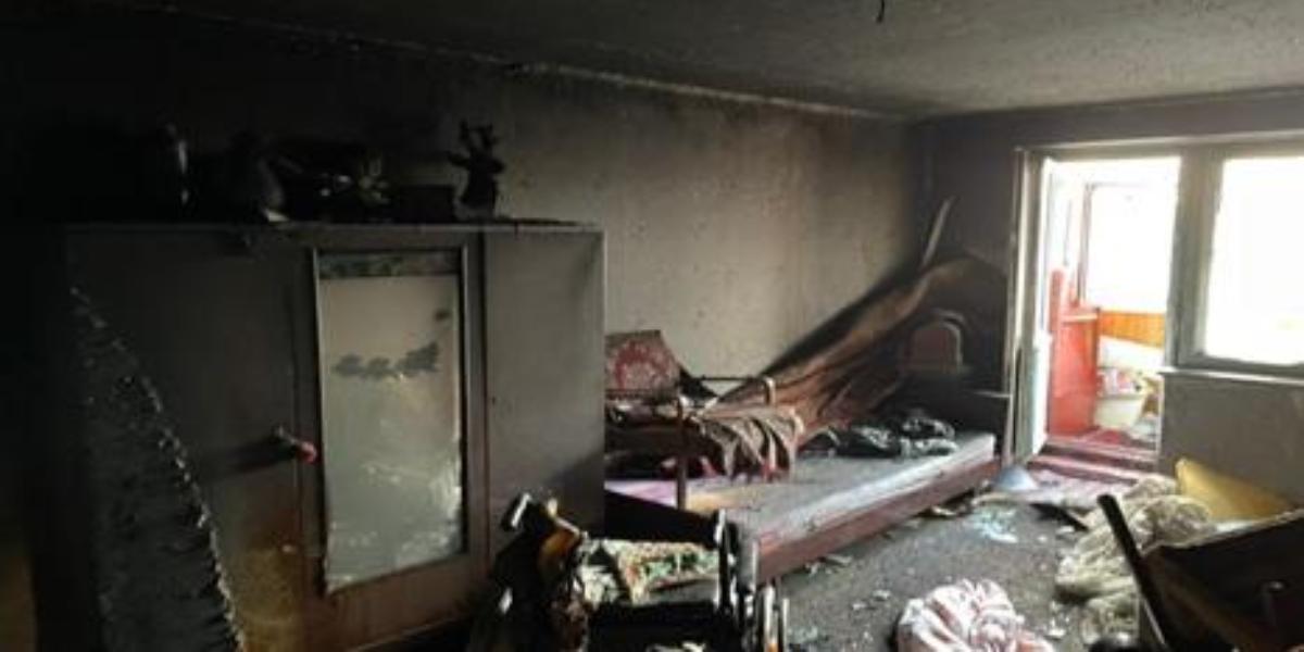 В Курске из горящей квартиры спасли 54-летнего мужчину