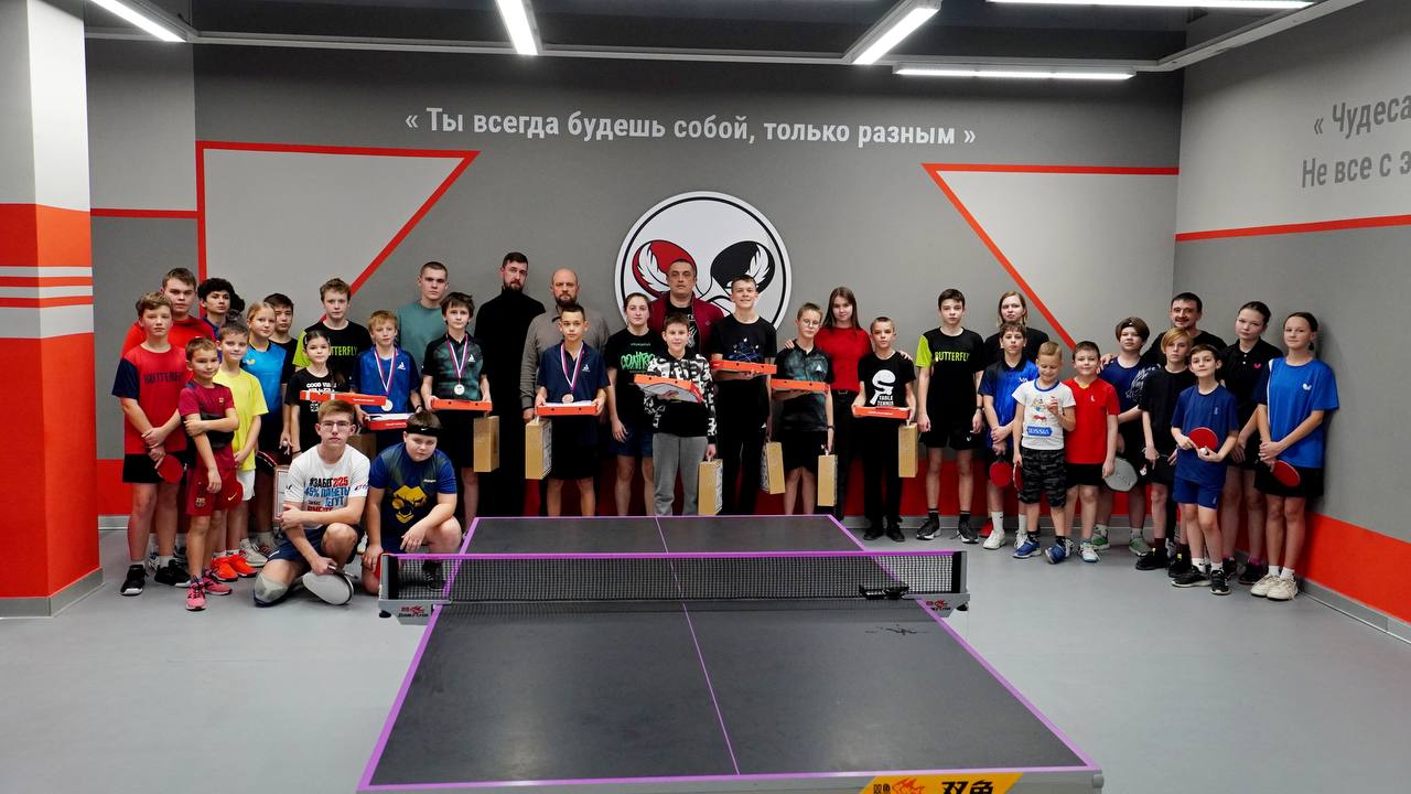 Мэр Курска поздравил победителей детского турнира по теннису в «Форесте»